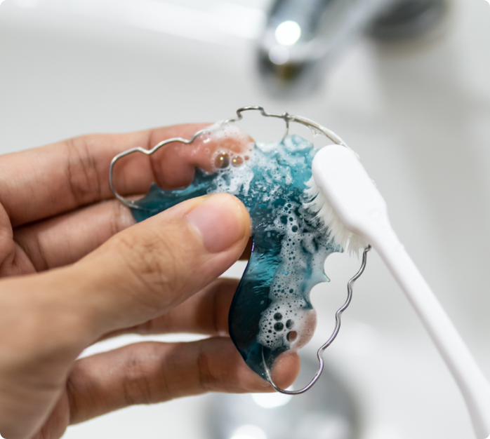 cleaning retainer